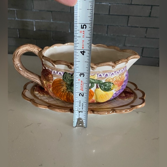FITZ FLOYD HARVEST TIME THANKSGIVING GRAVY BOAT TRAY SET 1996 OMNIBUS CUTE - Picture 4 of 8
